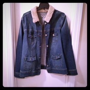 Denim jacket with fur collar